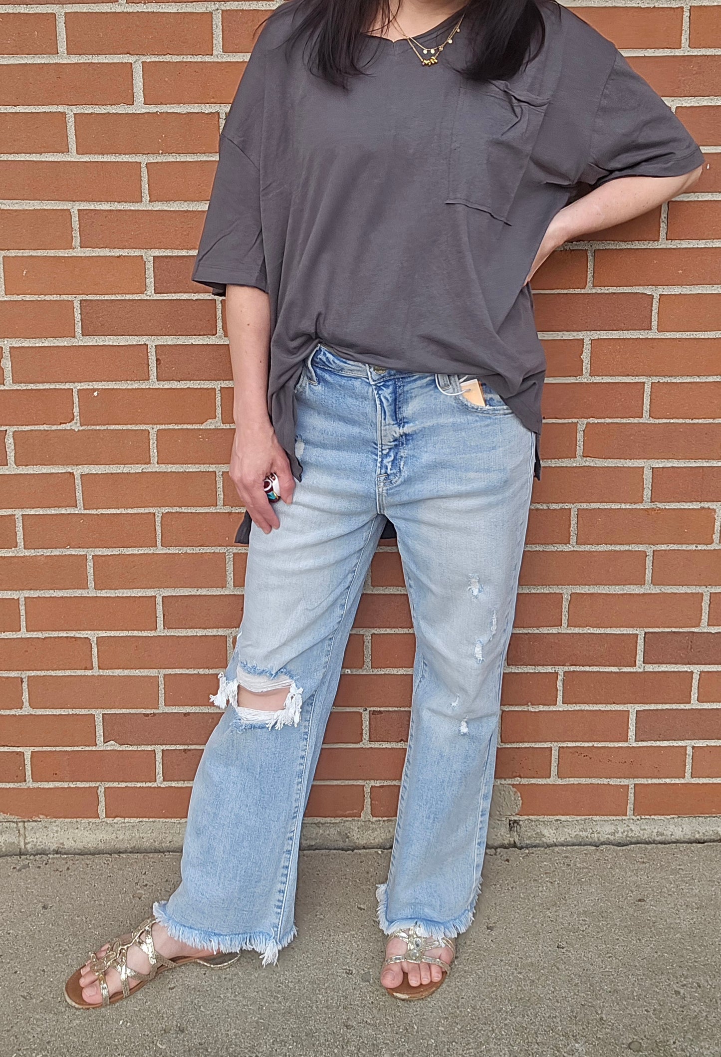 Frayed cropped jeans