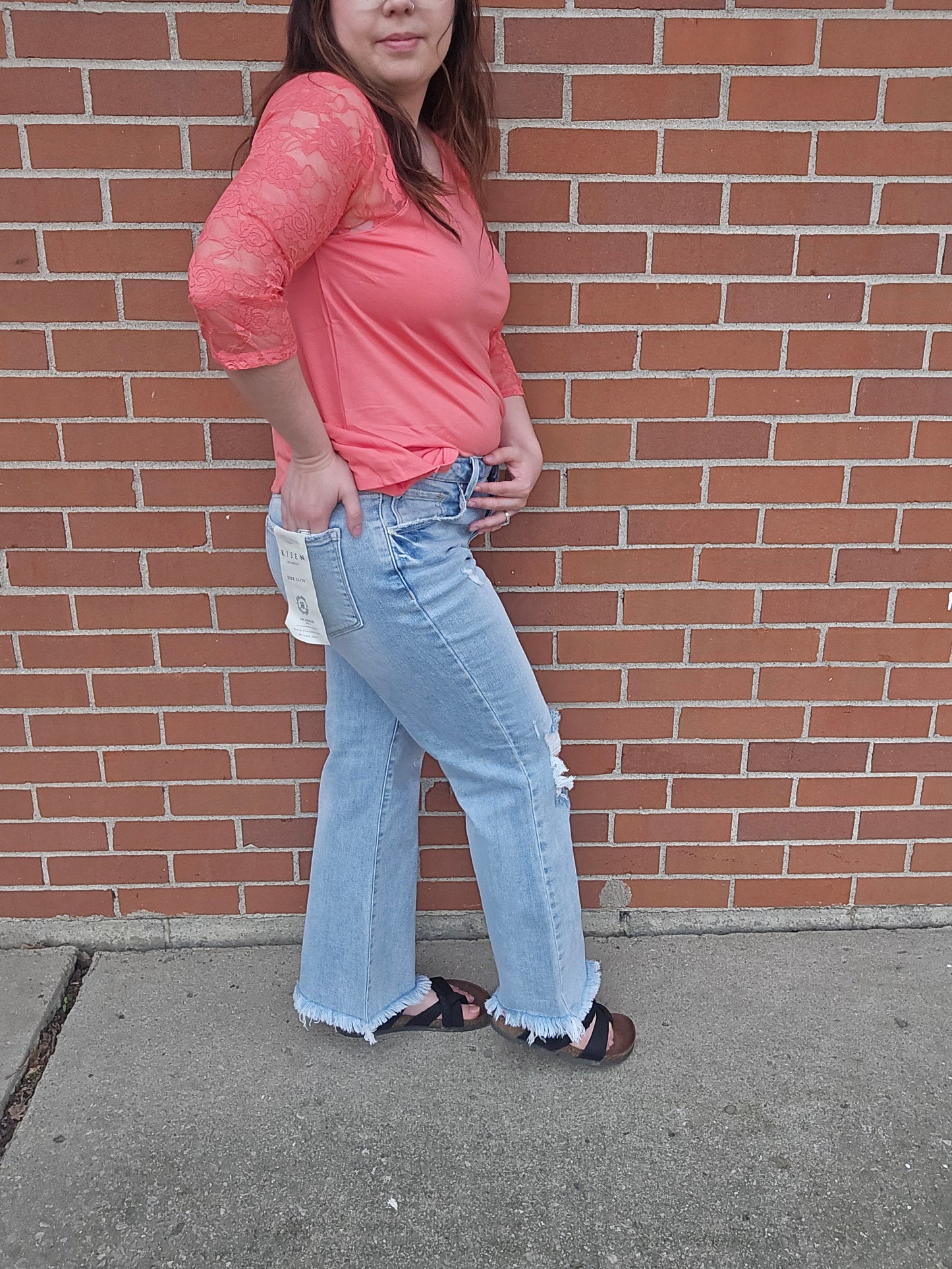 Frayed cropped jeans